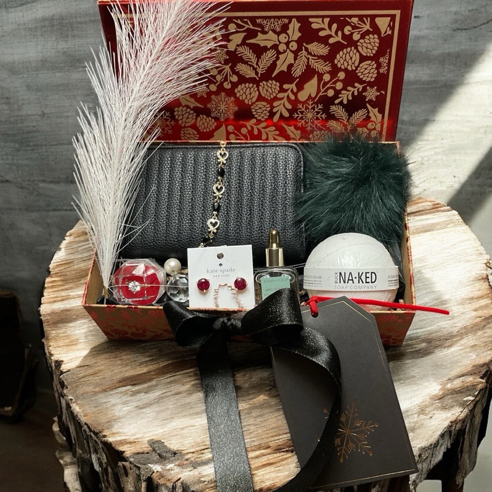 ♦️Holiday Gift Box - Kate Spade| Sand & Fog Etc.